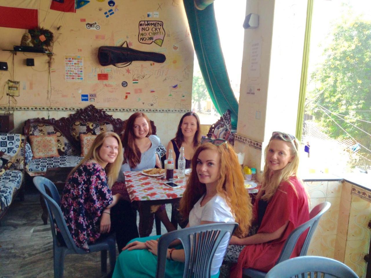 Hostel Friends & *